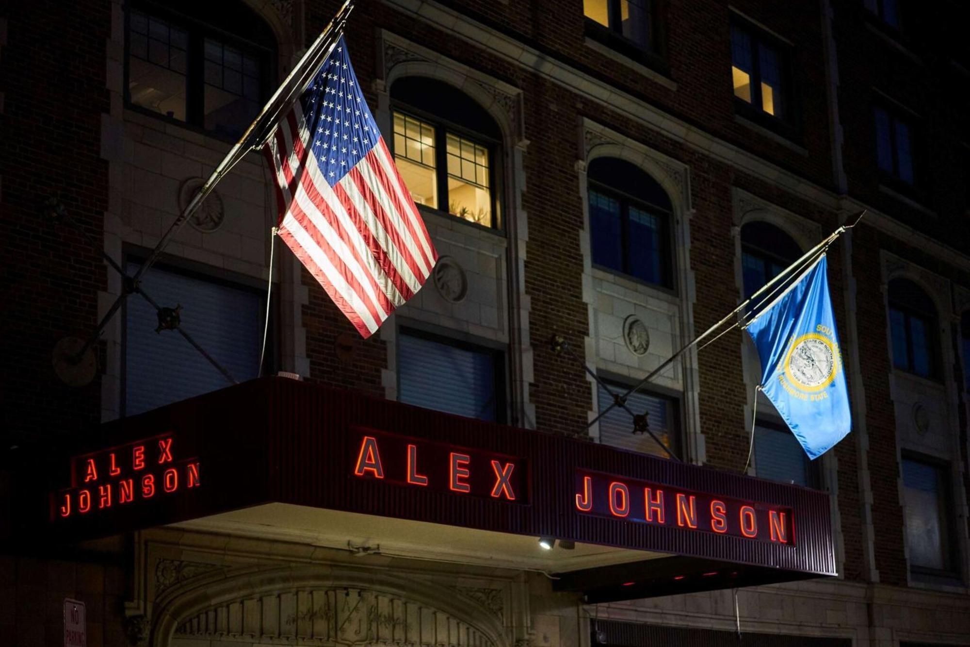 Hotel Alex Johnson Rapid City, Curio Collection By Hilton Exterior foto